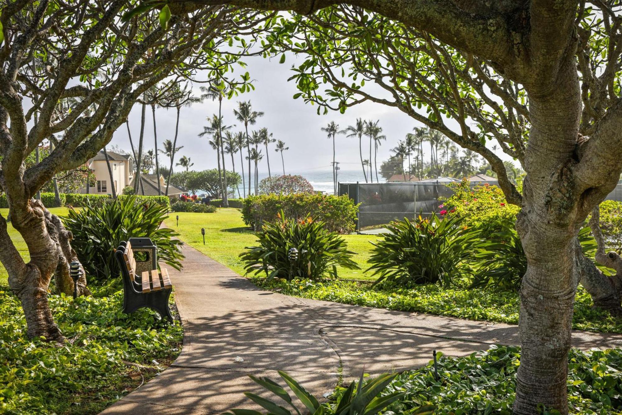 Aston At Poipu Kai Aparthotel Koloa Exterior photo